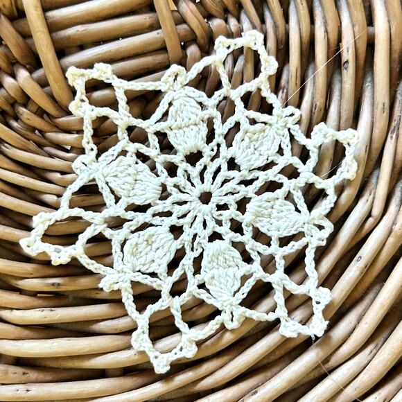 Set of 3 Handmade Crocheted Snowflake Ornaments – White Cotton, 3.75” – Vintage - Picture 5 of 10
